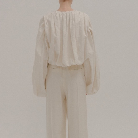 Eenk POUPEE Shirred Collarless Ivory Jacket with detachable sleeves - Picture 11 of 15